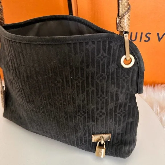 Authentic Rare Louis Vuitton Shoulder bag - Picture 6 of 13